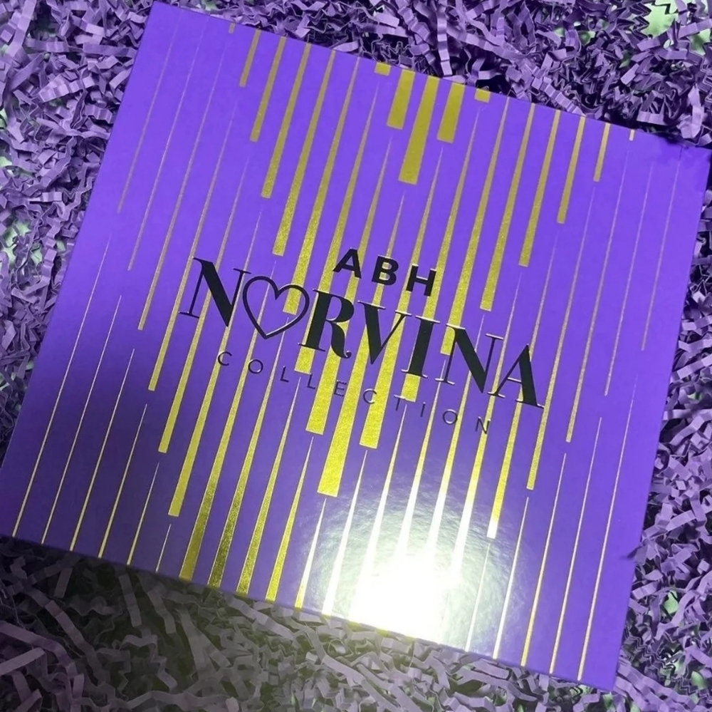 ABH NORVINA VOL.1 EYESHADOW PALLET